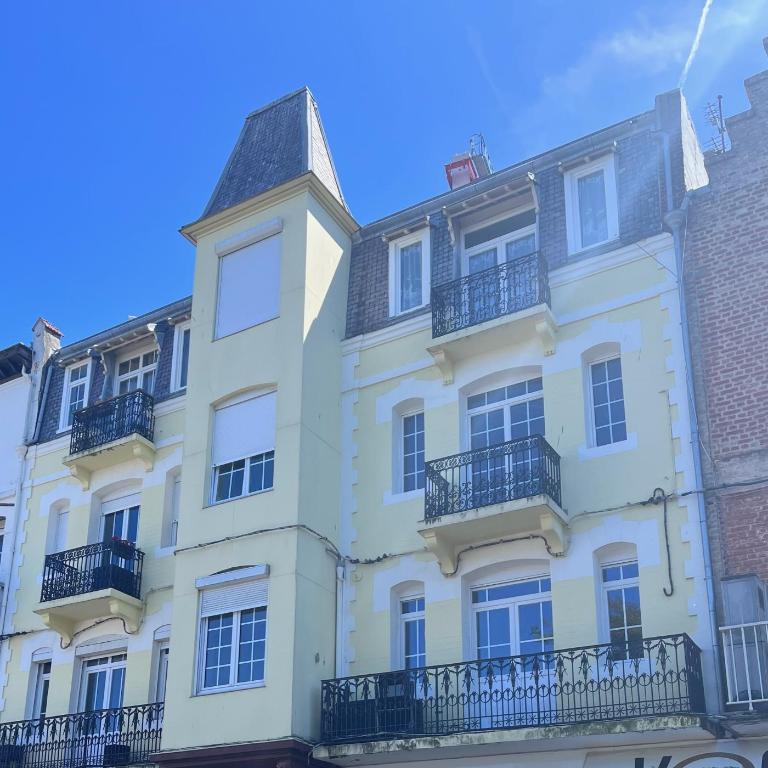 Appt lumineux - 2 chambres - Mer et commerces - Appartamento con 2 Camere da Letto - 8