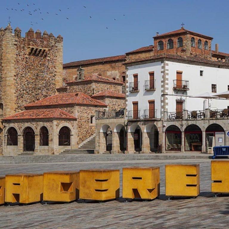 Tu alojamiento en Cáceres - Apartamento de 3 dormitorios - 1