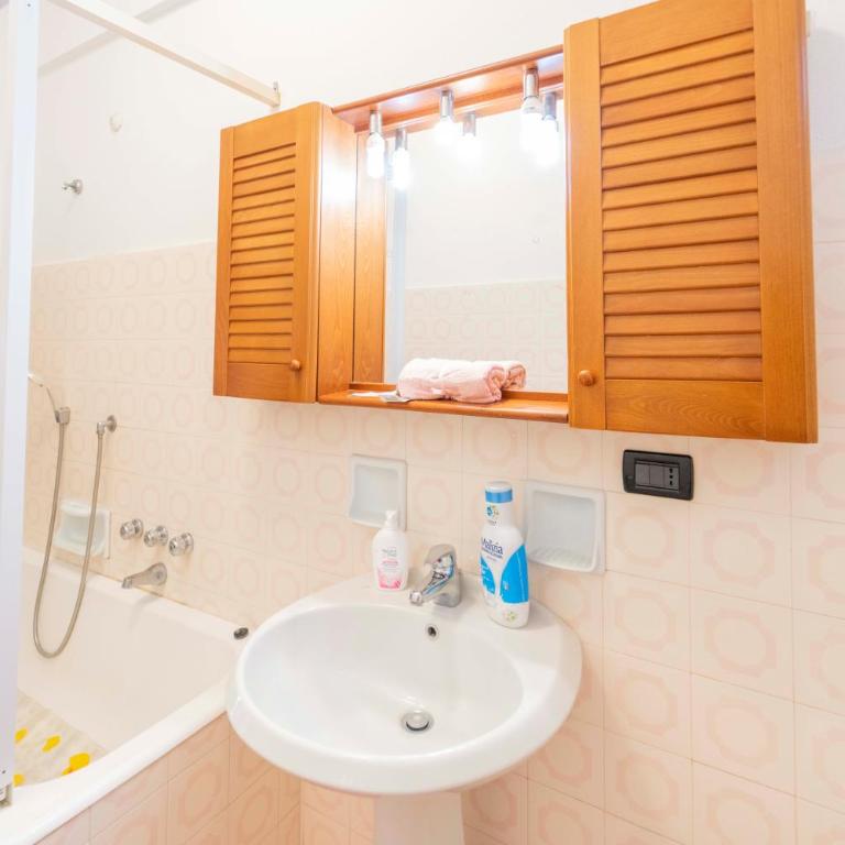 185 - Casa Serenella - 350metri dal mare di Riva Trigoso - Appartamento con 2 Camere da Letto - 24