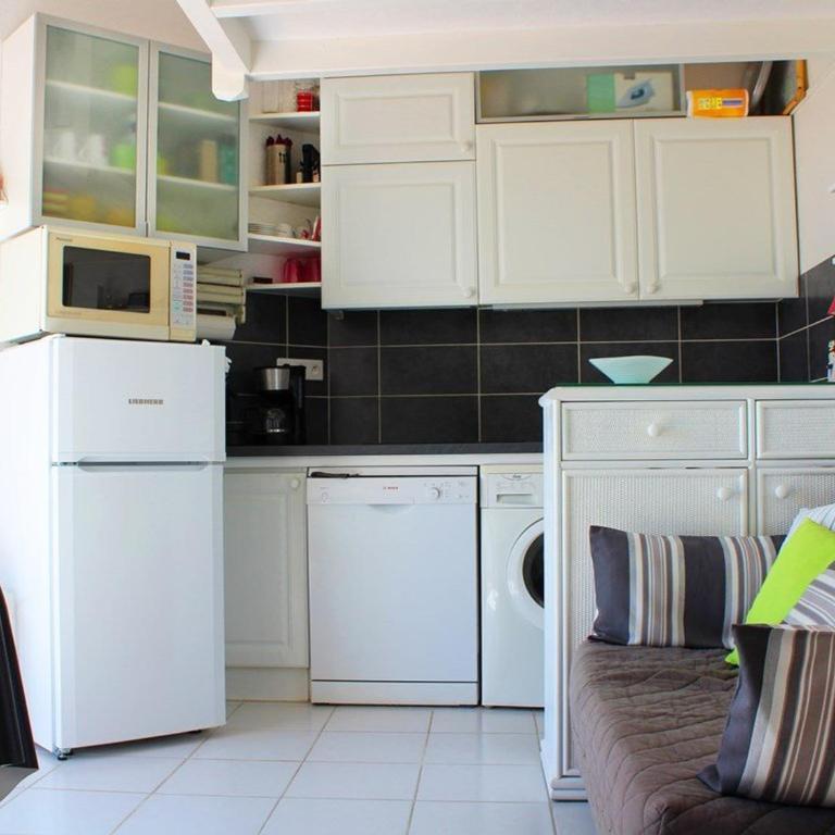 Splendide T2 climatisé à 50m de la plage avec piscine et parking - FR-1-607-97 - Appartement (5 Adultes) - 7