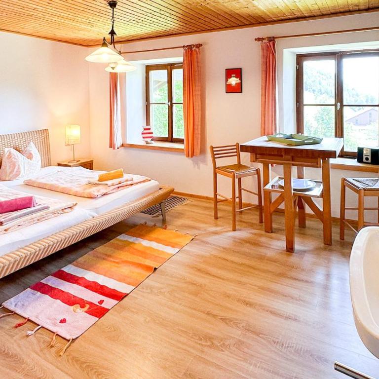 Almbauernhof - Doppelzimmer mit Schlafsofa - 10