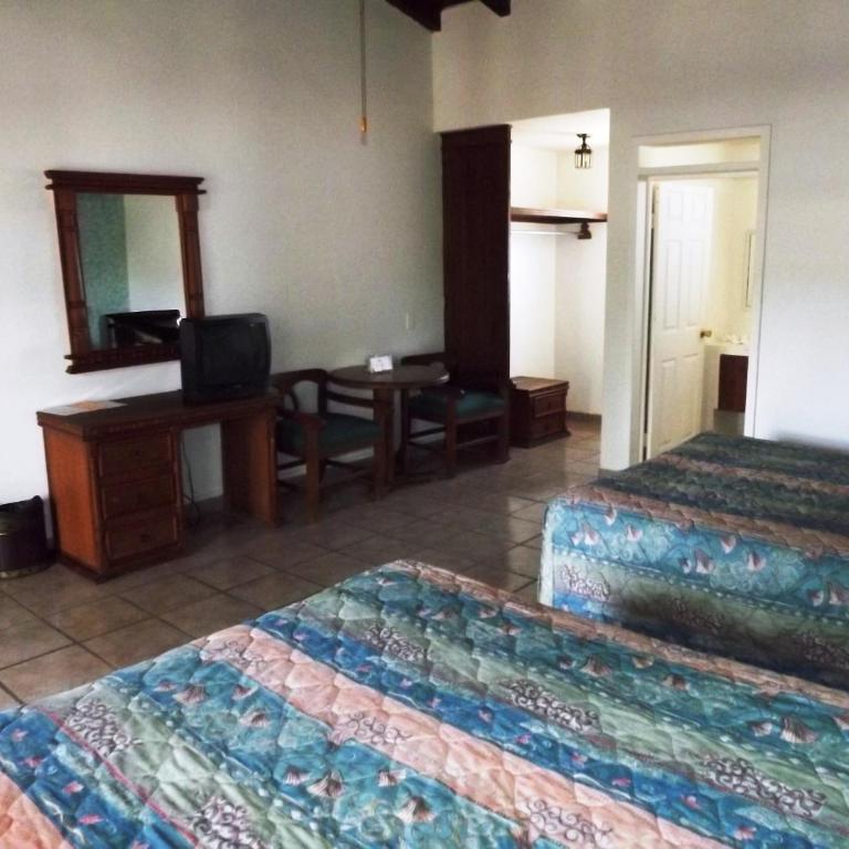 Hotel La Hacienda de la Langosta Roja - Habitación con 2 camas grandes - 2