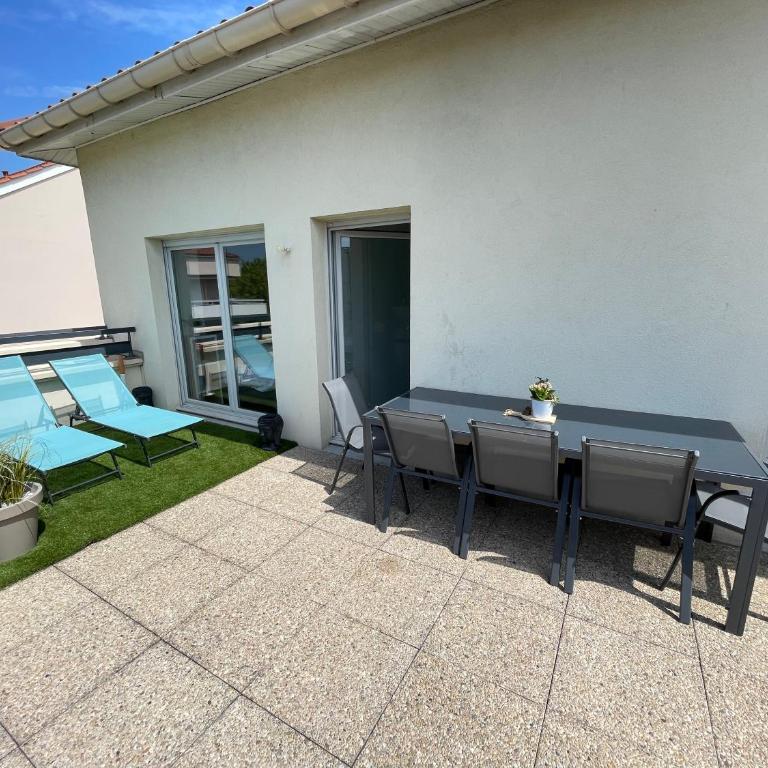 BnGo I Immense RoofTop Lyon I 2 chambres, 2 places parkings, 2 immenses terrasses, 8 personnes - Appartement 2 Chambres avec Terrasse - 8