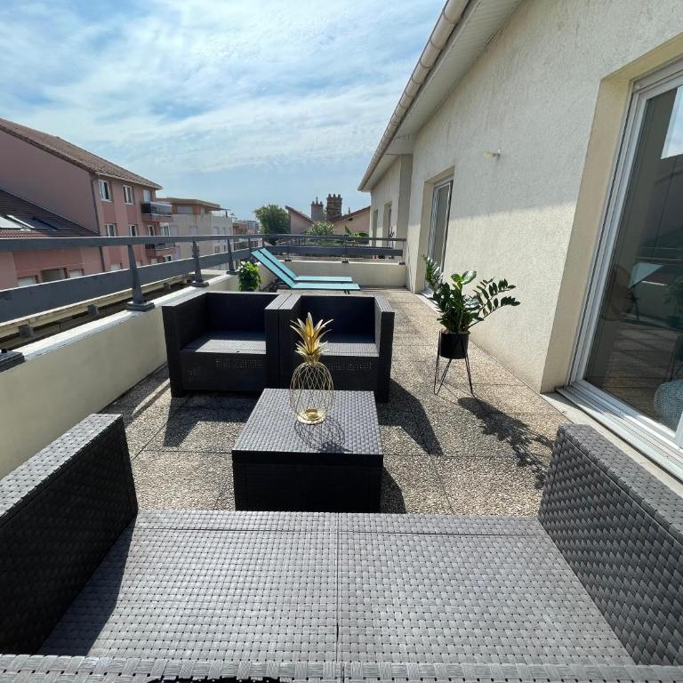 BnGo I Immense RoofTop Lyon I 2 chambres, 2 places parkings, 2 immenses terrasses, 8 personnes - Appartement 2 Chambres avec Terrasse - 17