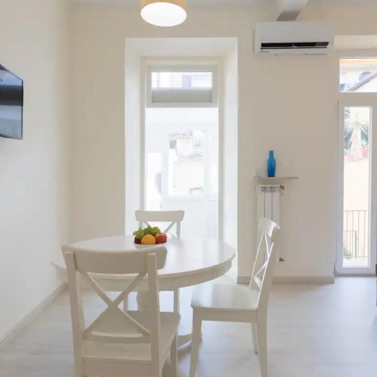Quiet with large terrace in Spanish Steps area - Two-Bedroom Apartment - 4