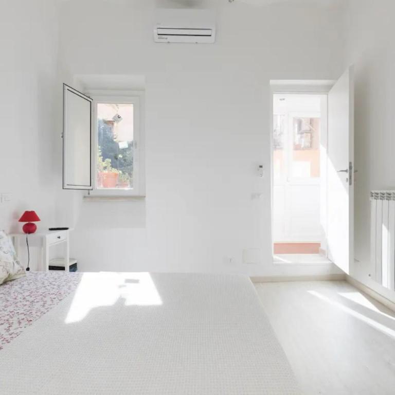 Quiet with large terrace in Spanish Steps area - Two-Bedroom Apartment - 10