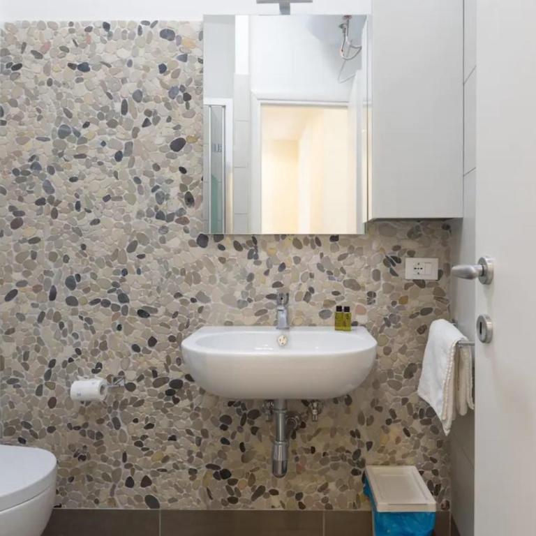 Quiet with large terrace in Spanish Steps area - Two-Bedroom Apartment - 13