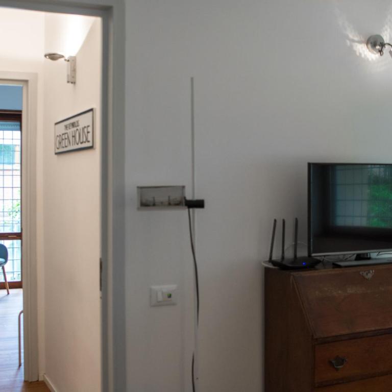 Traversari 27 - Camera Matrimoniale con Balcone - 7