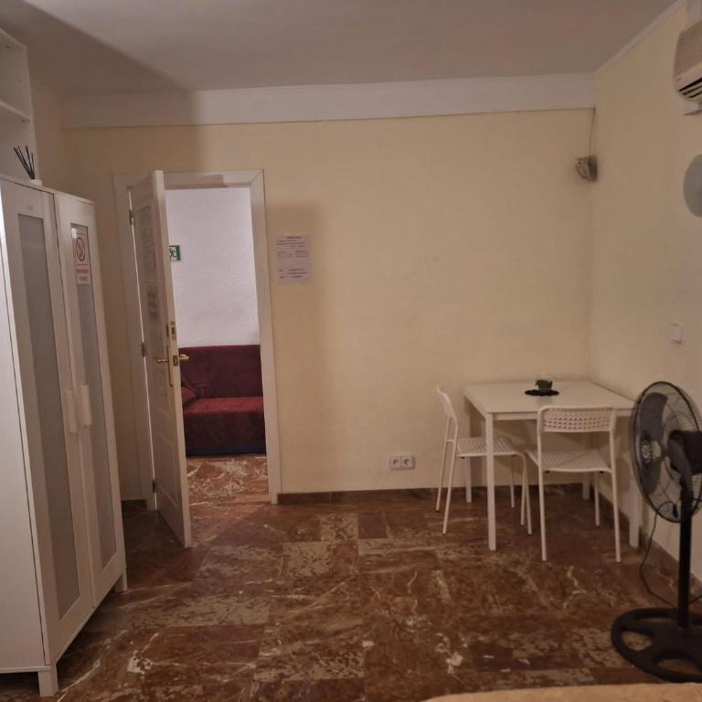 Pension El Dorado - Budget Double or Twin Room - 2