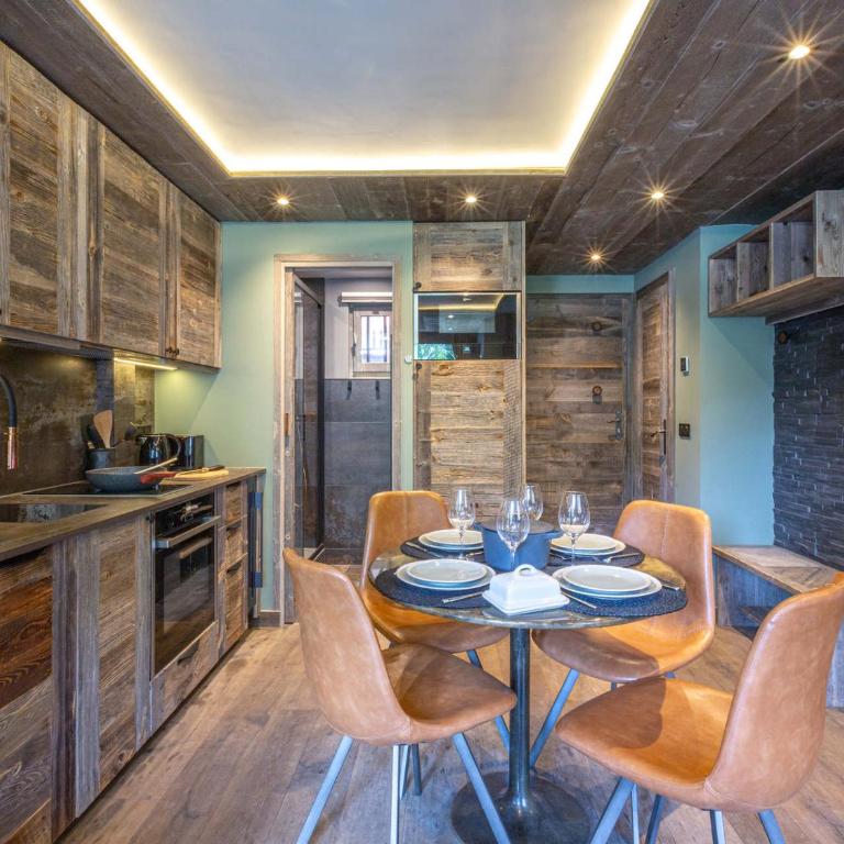 Appartement skis aux pieds avec parking et wifi au cœur de Val-d’Isère - FR-1-694-317 - Appartement - 4