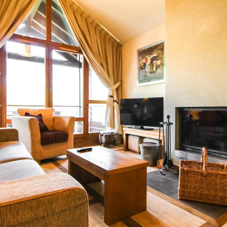 Exceptional 3 bed Penthouse with fireplace and stunning views - Penthouse-Apartment - 95