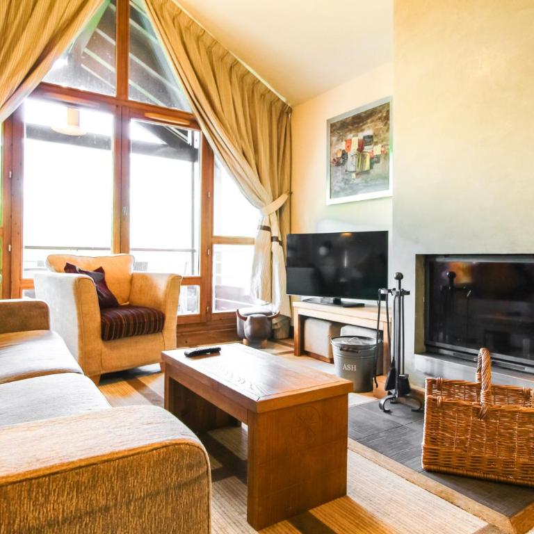 Exceptional 3 bed Penthouse with fireplace and stunning views - Penthouse-Apartment - 100