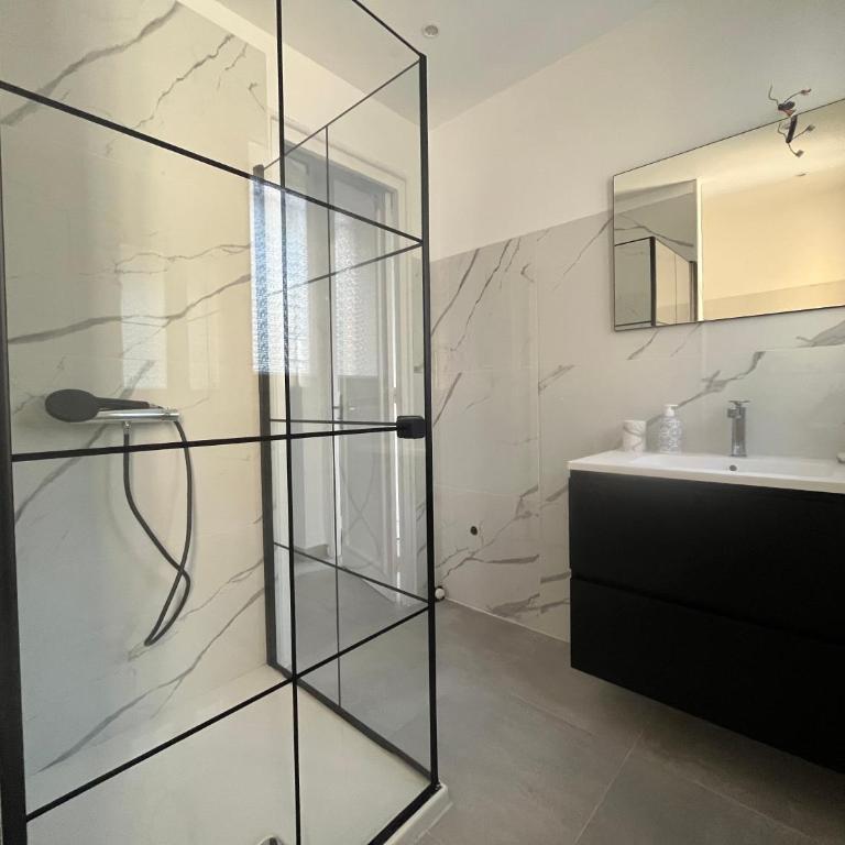 Haut de villa 2 chambres - vue mer - parking privé - Villa 1 Chambre - 8