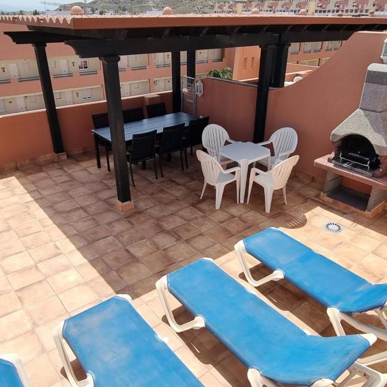 Apartamentos Paraiso Vera Playa, Ed Palmerston, Atico K a pie de playa, piscina privada en solarium, WiFi - Apartamento Ático - 10