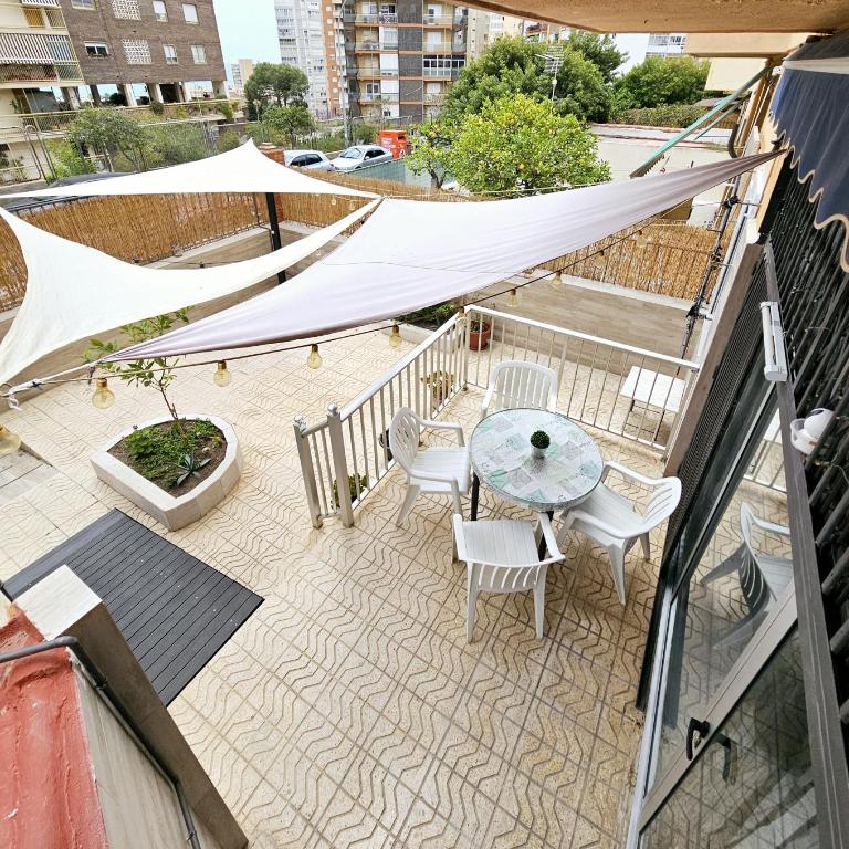 Cozynest ALICANTE - Apartment with Terrace by SunCastle apartamentos - Three-Bedroom Apartment - 20