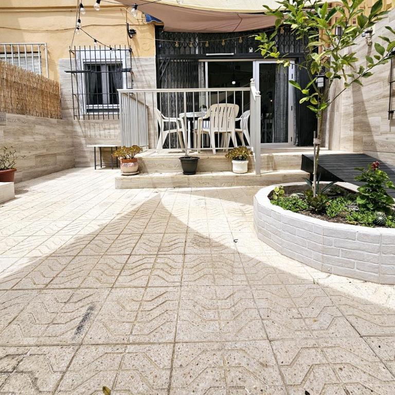 Cozynest ALICANTE - Apartment with Terrace by SunCastle apartamentos - Three-Bedroom Apartment - 21