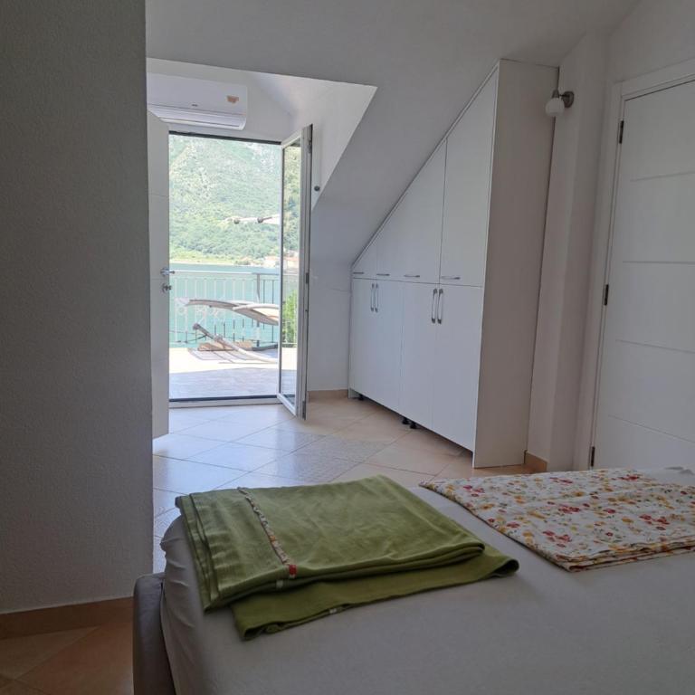 Apartments Pejanović - Comfort One-Bedrom Apartment with Terrace and Sea View - 11