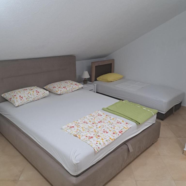 Apartments Pejanović - Comfort One-Bedrom Apartment with Terrace and Sea View - 4
