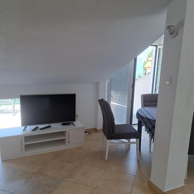 Apartments Pejanović - Comfort One-Bedrom Apartment with Terrace and Sea View - 10