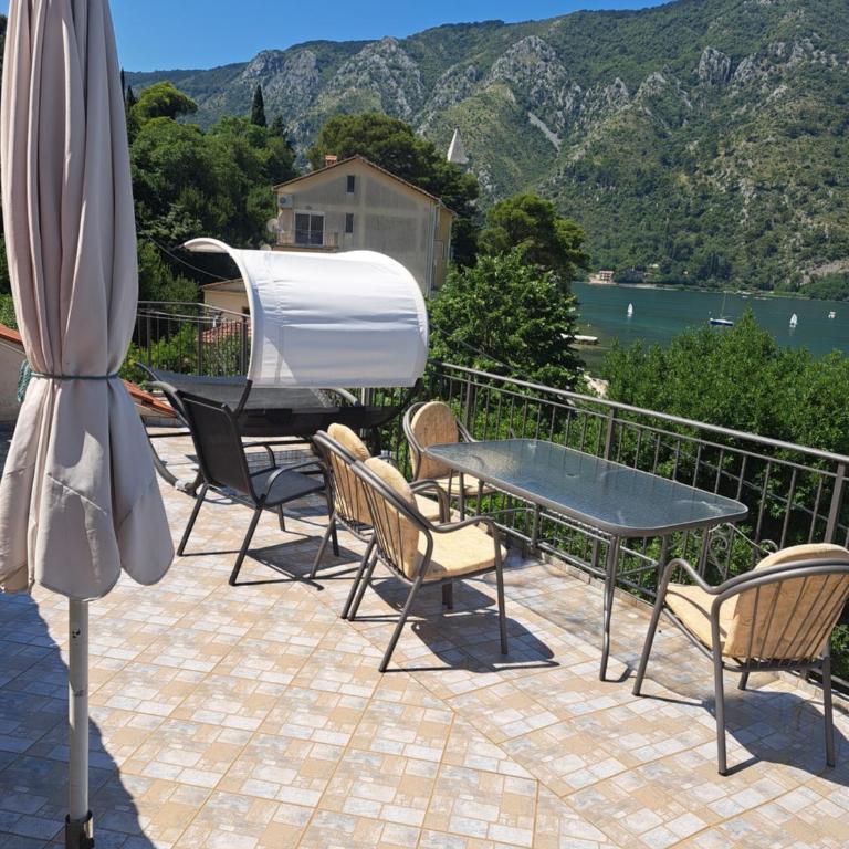 Apartments Pejanović - Comfort One-Bedrom Apartment with Terrace and Sea View - 9