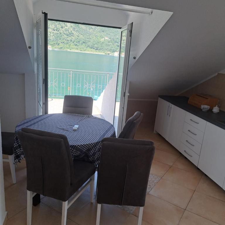 Apartments Pejanović - Comfort One-Bedrom Apartment with Terrace and Sea View - 7