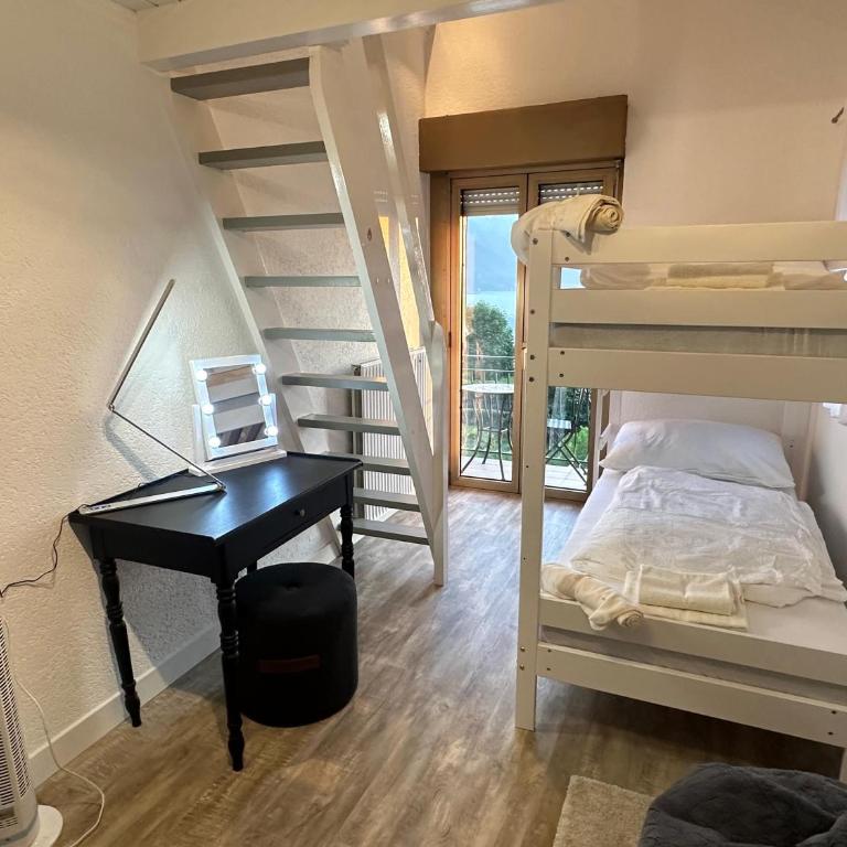 Villa Montreux - Haus mit 3 Schlafzimmern - 30