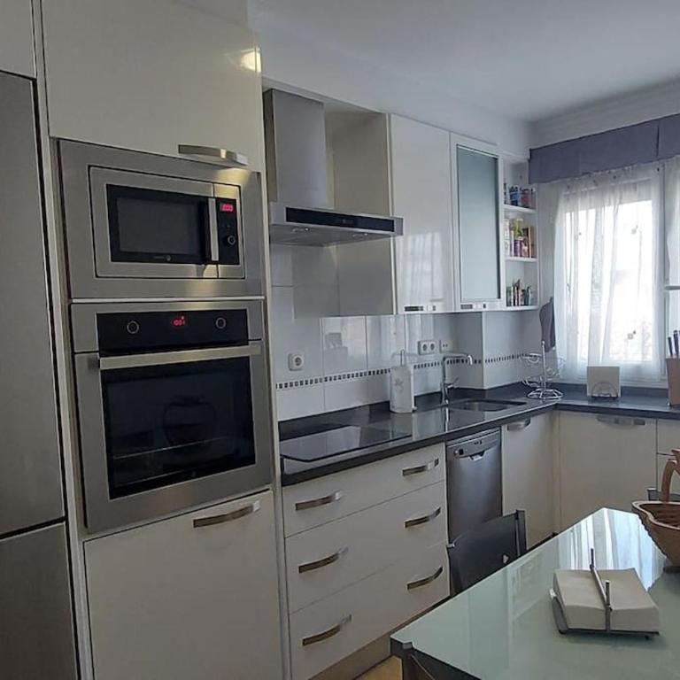 Superacogedor y semicentrico piso - Apartamento de 3 dormitorios - 20