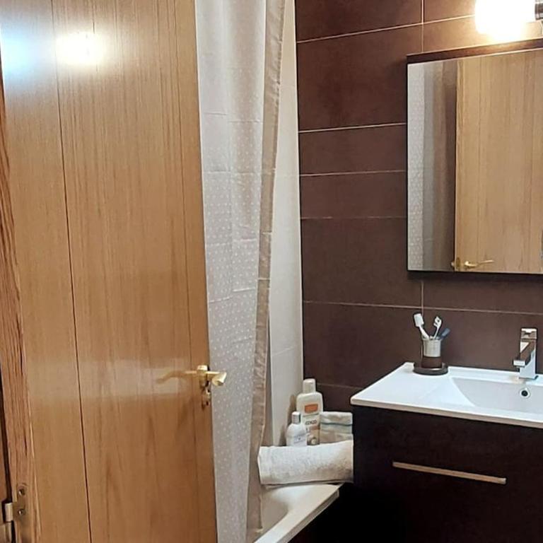 Superacogedor y semicentrico piso - Apartamento de 3 dormitorios - 25