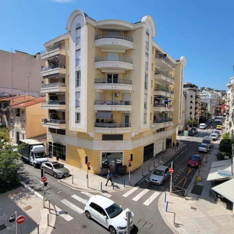 appartement neuf de 3 pieces avec climatisation - Appartement 2 Chambres - 12