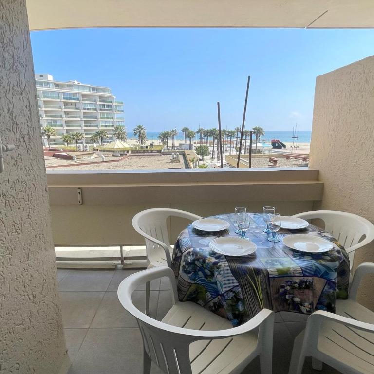 Appartement 2 pièces avec piscine proche commerces - FR-1-748-4 - Apartment - 2