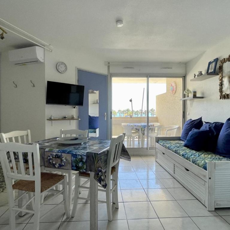 Appartement 2 pièces avec piscine proche commerces - FR-1-748-4 - Apartment - 13
