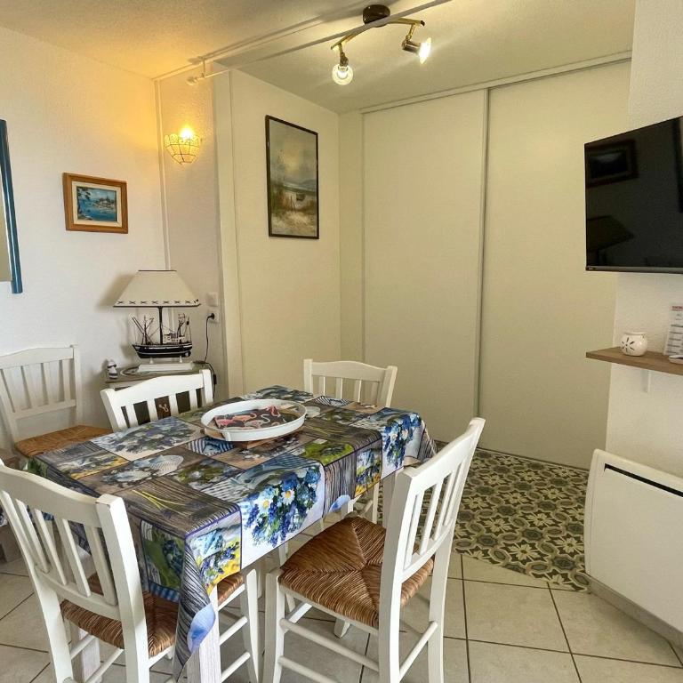 Appartement 2 pièces avec piscine proche commerces - FR-1-748-4 - Apartment - 14