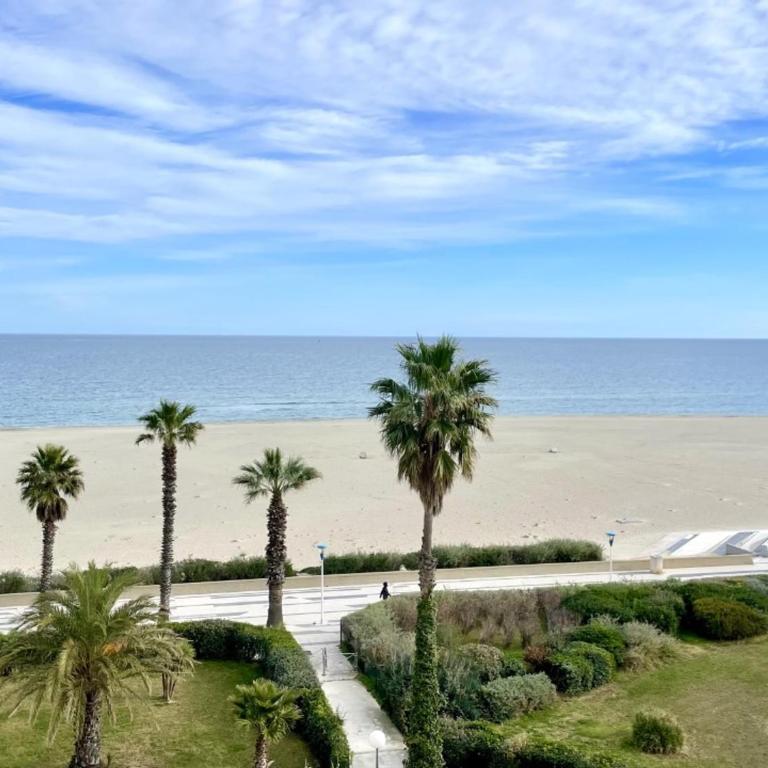 Appartement avec Piscine et Terrasse Proche Commerces - FR-1-748-15 - Apartment - 9