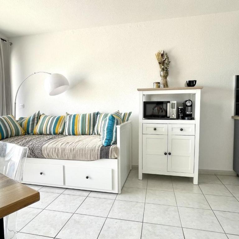 Appartement rénové avec piscine commune, 4 couchages, climatisé, wifi, terrasse vue mer - FR-1-748-3 - Appartement - 4