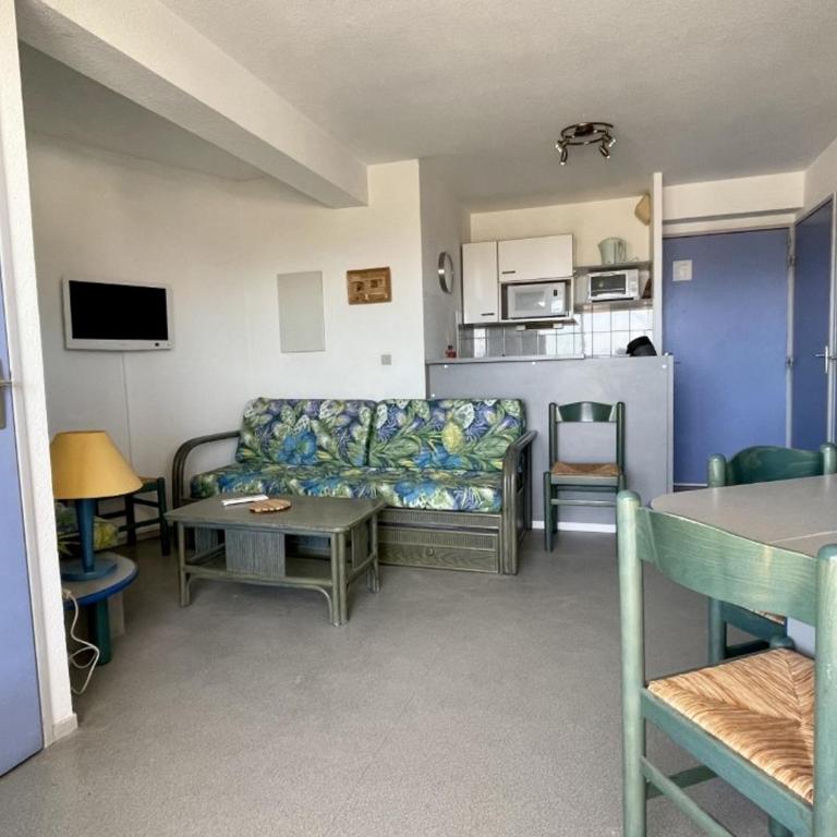Appartement 2 chambres avec piscine et terrasse, à 50m de la plage - FR-1-748-9 - Apartment - 7