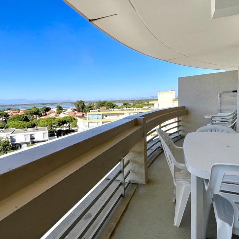 Appartement 2 chambres avec piscine et terrasse, à 50m de la plage - FR-1-748-9 - Apartment - 9