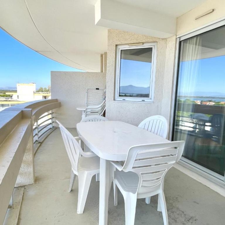Appartement 2 chambres avec piscine et terrasse, à 50m de la plage - FR-1-748-9 - Apartment - 10