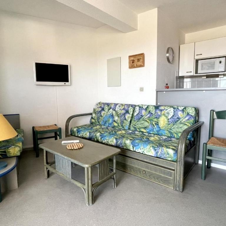 Appartement 2 chambres avec piscine et terrasse, à 50m de la plage - FR-1-748-9 - Apartment - 11