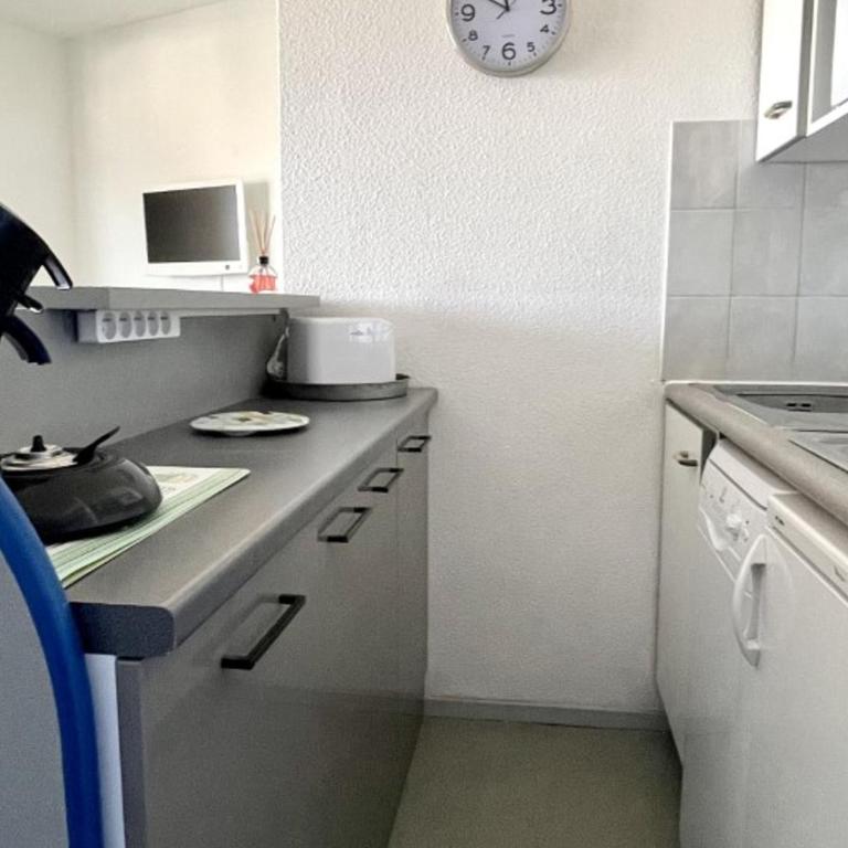 Appartement 2 chambres avec piscine et terrasse, à 50m de la plage - FR-1-748-9 - Apartment - 19