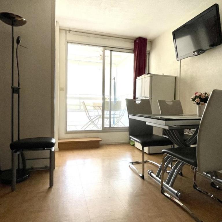 Appartement 2 pièces avec parking, WIFI, et climatisation - FR-1-748-14 - Apartamento - 7