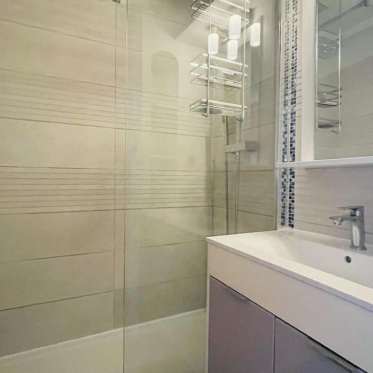 Appartement 2 pièces avec parking, WIFI, et climatisation - FR-1-748-14 - Apartamento - 12