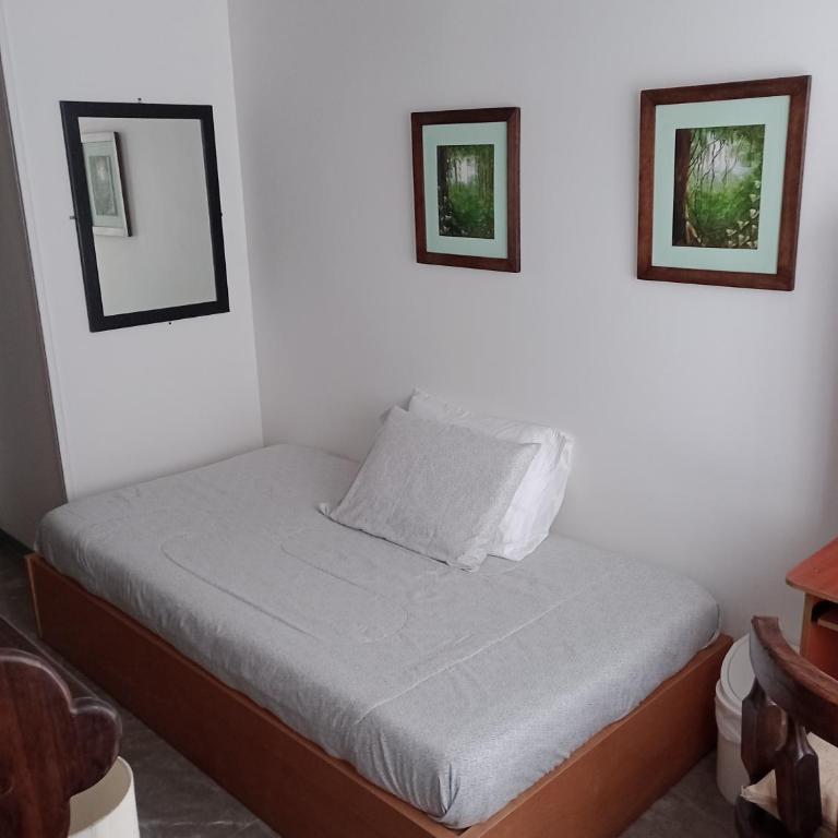 HABITACIÓN CON BAÑO PRIVADO EN SECTOR TURÍSTICO - Habitación Doble - 1 o 2 camas - 3