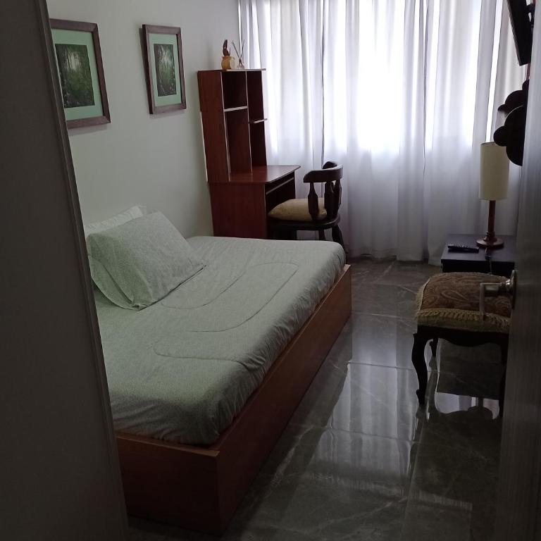 HABITACIÓN CON BAÑO PRIVADO EN SECTOR TURÍSTICO - Habitación Doble - 1 o 2 camas - 6