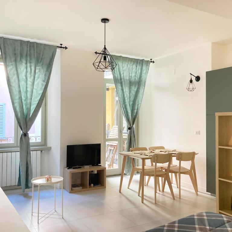 Apartment Via Sant'Alessandro 22 - Sostify - Monolocale con Balcone - 2