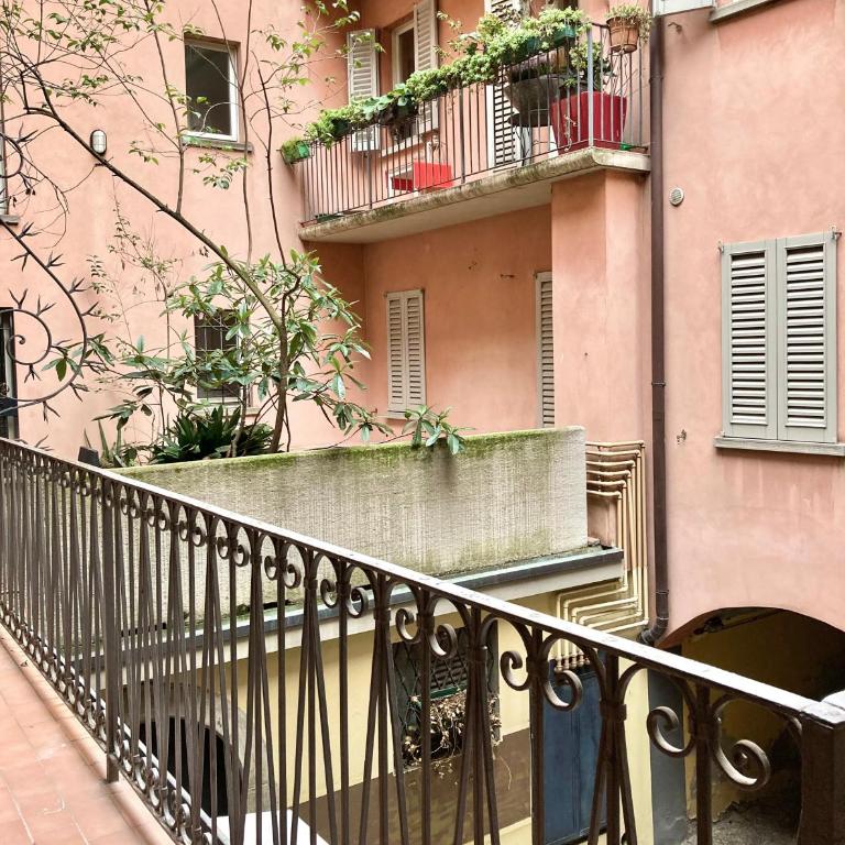 Apartment Via Sant'Alessandro 22 - Sostify - Monolocale con Balcone - 22
