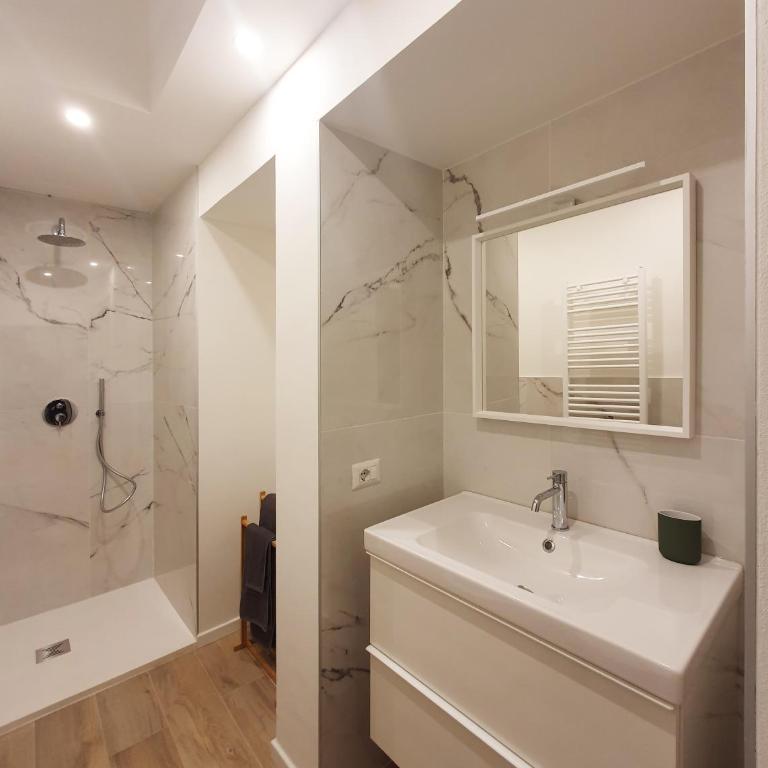 Apartment Via Sant'Alessandro 22 - Sostify - Appartamento con 1 Camera da Letto - 12