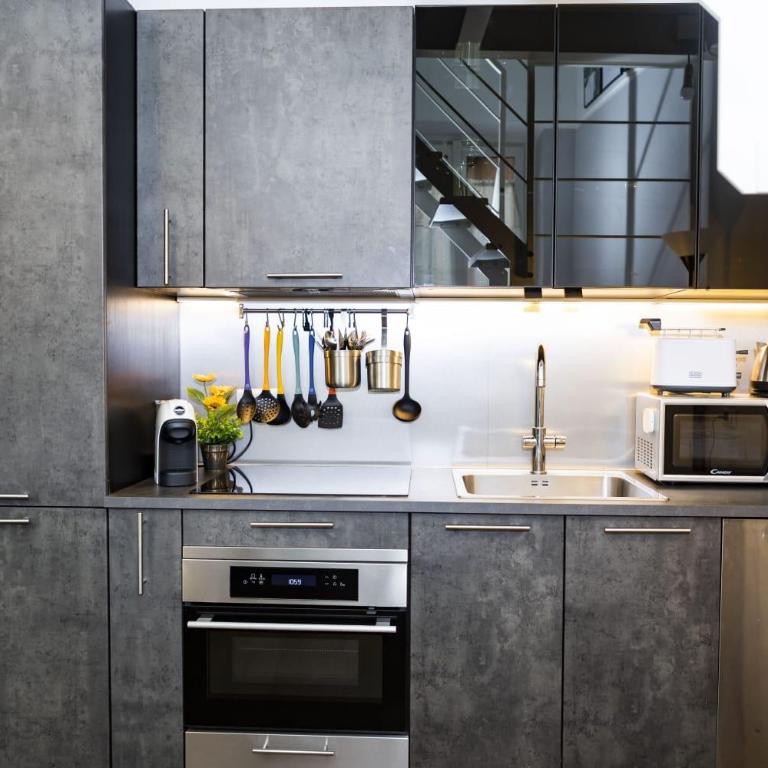 Italstay - Disciplini Duplex - 10 min dal Duomo - Appartamento con 1 Camera da Letto - 4