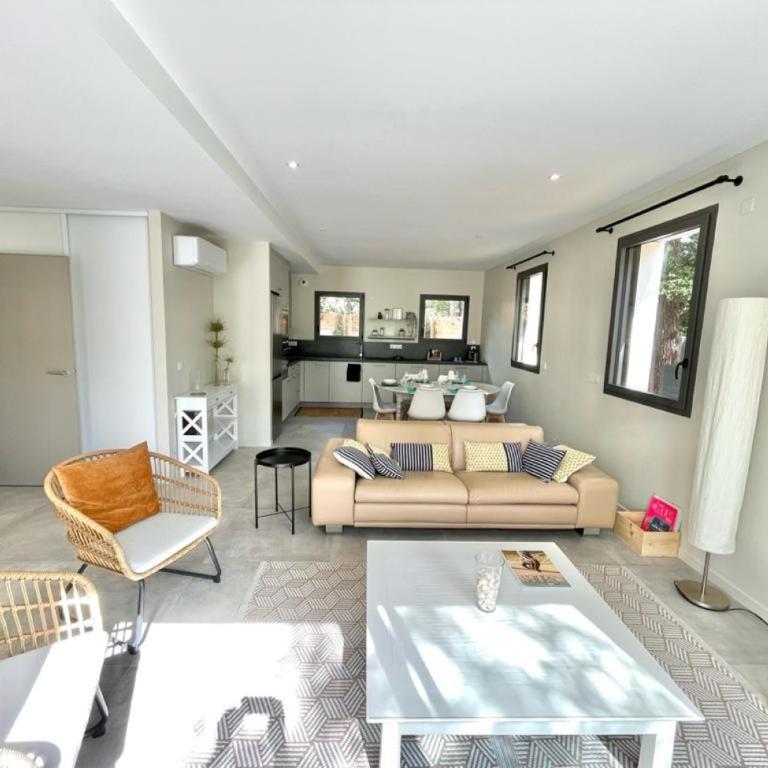 La Pinede 350m de la Plage - Casa con 3 Camere da Letto - 3