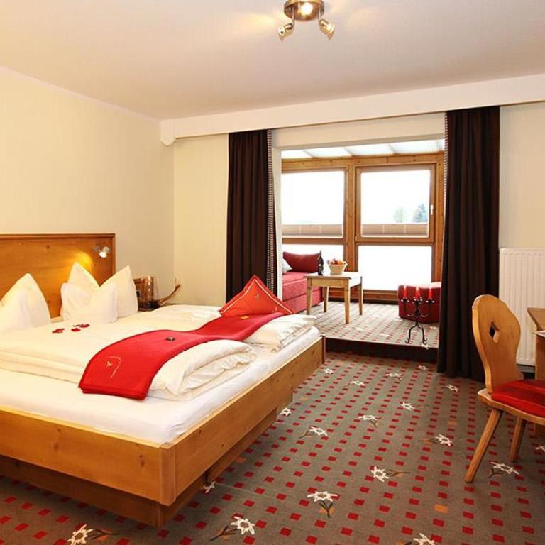Landhotel Alphorn - Familienzimmer mit Bergblick - 3