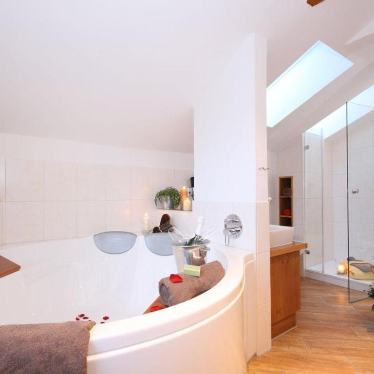 Landhotel Alphorn - Junior Suite mit Bad - 4